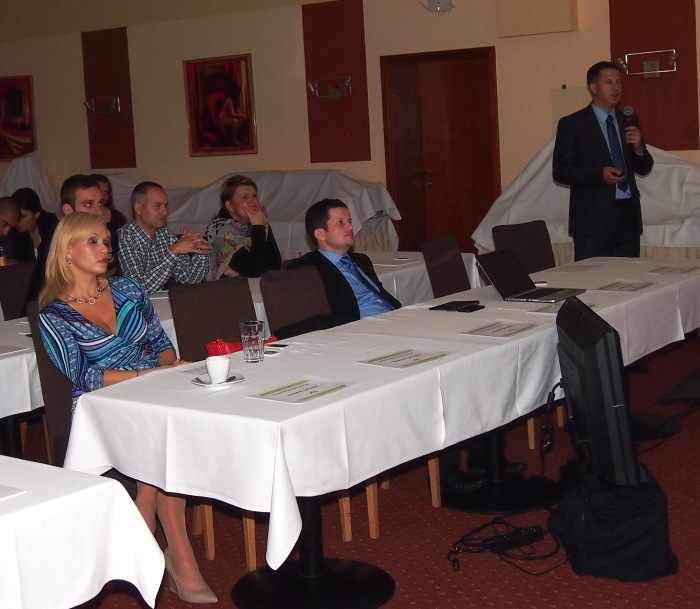 5.V popředí MUDr. Dita Pichlerová, Prim.Libor Zámečník, prof. Milan Hora