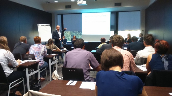 Doc. MUDr. Zachoval, Ph.D. při přednášce na workshopu 